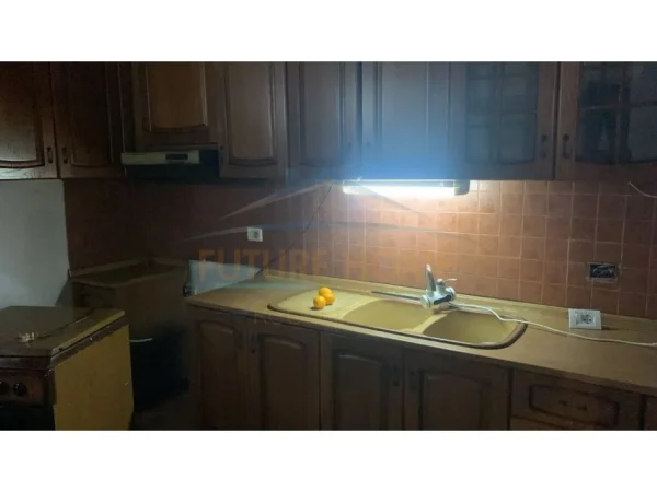 Tirane, jepet me qera apartament 2+1 Kati 3, 75 m² 420 € (Bulevardi i Ri)