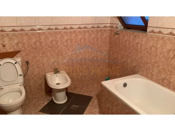 Tirane, jepet me qera apartament 2+1 Kati 3, 75 m² 420 € (Bulevardi i Ri)