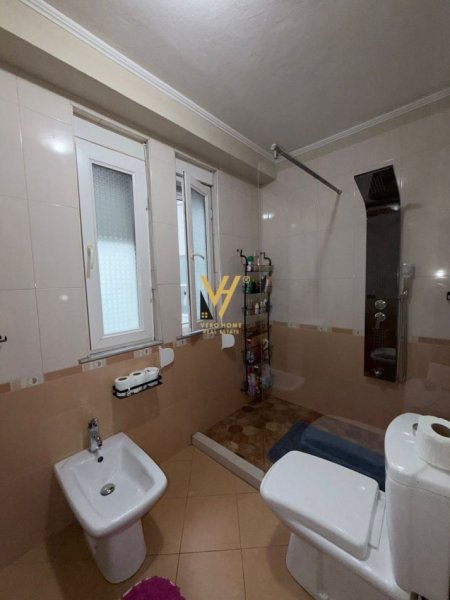 Tirane, jepet me qera apartament 2+1+Ballkon Kati 4, 100 m² 800 € (ISH EKSPOZITA SOT)