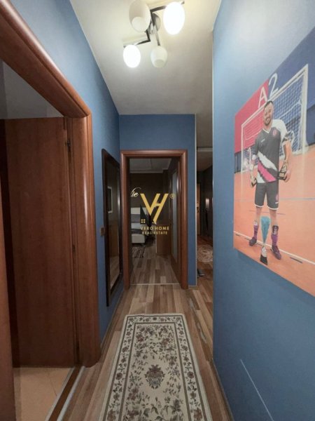 Tirane, jepet me qera apartament 2+1+Ballkon Kati 4, 100 m² 800 € (ISH EKSPOZITA SOT)