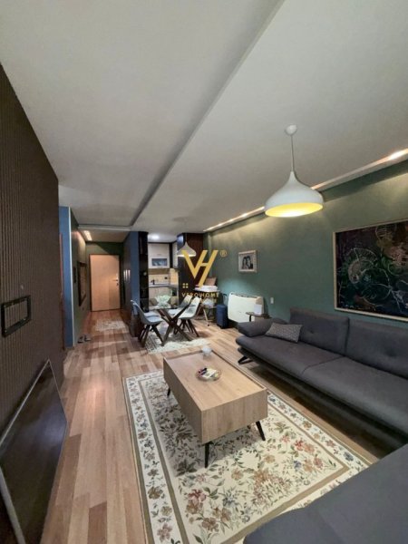 Tirane, jepet me qera apartament 2+1+Ballkon Kati 4, 100 m² 800 € (ISH EKSPOZITA SOT)