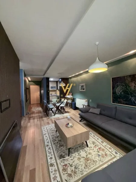 Tirane, jepet me qera apartament 2+1+Ballkon Kati 4, 100 m² 800 € (ISH EKSPOZITA SOT)