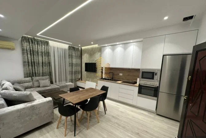 Tirane, jepet me qera apartament 1+1 Kati 1, 55 m² 650 € (Zogu i Zi)