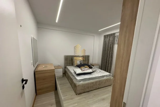 Tirane, jepet me qera apartament 1+1 Kati 1, 55 m² 650 € (Zogu i Zi)