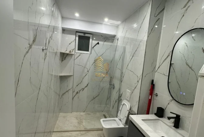 Tirane, jepet me qera apartament 1+1 Kati 1, 55 m² 650 € (Zogu i Zi)