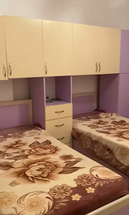 Tirane, jepet me qera apartament 2+1+Ballkon Kati 4, 110 m² 600 € (Astir (afër Vilës L))