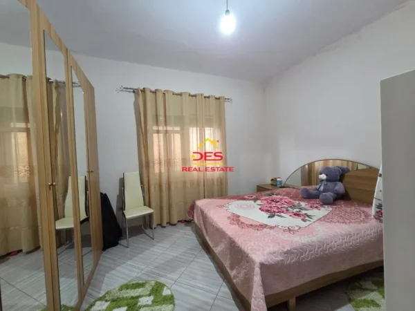 Vlore, shitet shtepi 2+1+Ballkon Kati 0, 100 m² 240.000 € (Kuzum Baba)