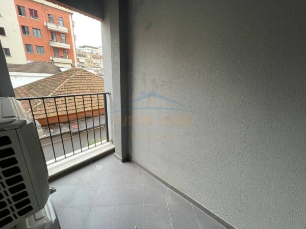 Tirane, jepet me qera apartament 1+1 Kati 1, 64 m² 500 € (Rruga Frosina Plaku, 21 Dhjetori)