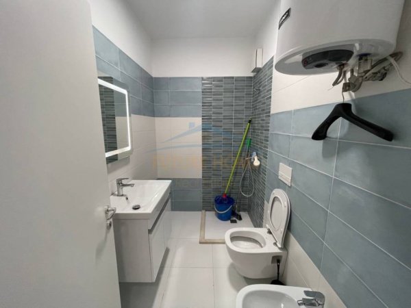 Tirane, jepet me qera apartament 1+1 Kati 1, 64 m² 500 € (Rruga Frosina Plaku, 21 Dhjetori)