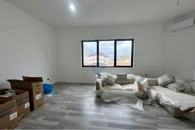 Tirane, jap me qera apartament 1+1 , 70 m² 700 € (Vasil Shanto)