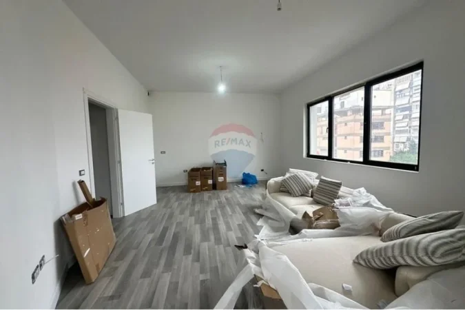 Tirane, jap me qera apartament 1+1 , 70 m² 700 € (Vasil Shanto)