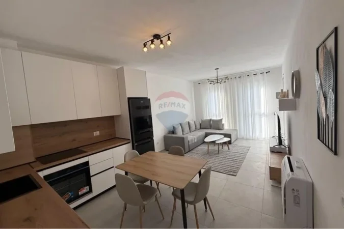 Tirane, jepet me qera 2+1 Kati 1, 84 m²