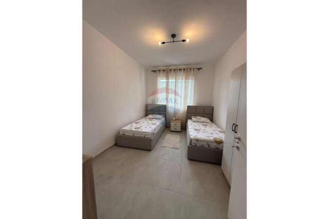 Tirane, jepet me qera 2+1 Kati 1, 84 m²