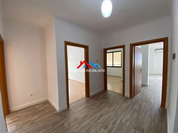 Tirane, jepet me qera zyre Kati 11, 143 m² 1.500 € (RRUGA ASTRIT BALLUKU,MYSLYM SHYRI)