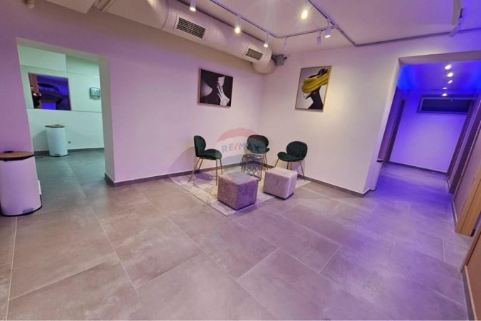 Tirane, jepet me qera dyqan Kati -1, 130 m² 1.600 € 