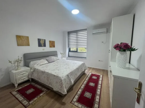 Tirane, jepet me qera apartament , 110 m² 1.300 € (Qender)