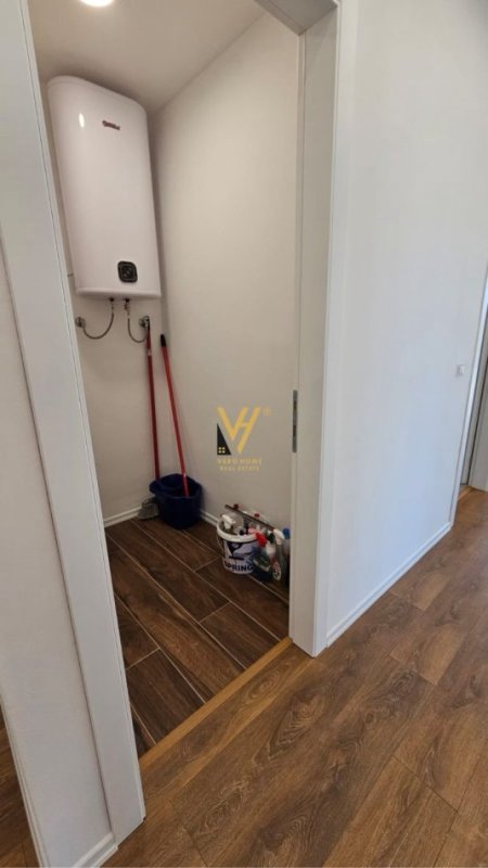 Tirane, jepet me qera zyre Kati 3, 130 m² 1.700 € (LAKEVIEW RESIDENCE)