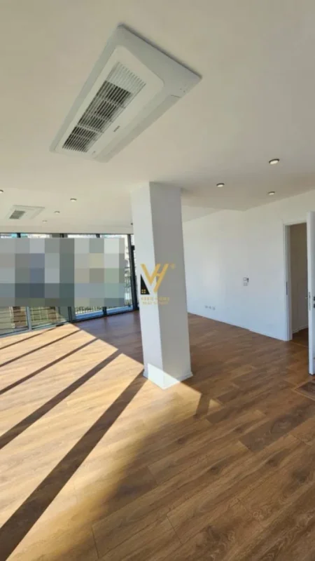 Tirane, jepet me qera zyre Kati 3, 130 m² 1.700 € (LAKEVIEW RESIDENCE)