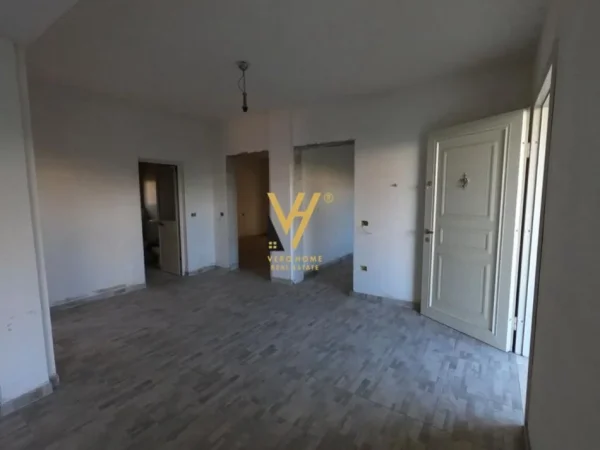 Tirane, shitet 4 Katshe Kati 0, 600 m² 600.000 € (SIRI KODRA)