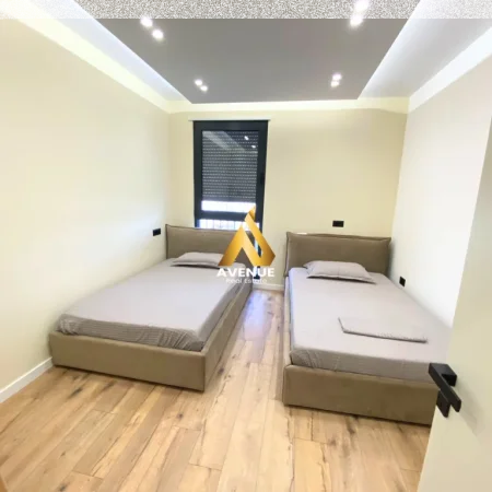 Tirane, jepet me qera apartament 2+1+Ballkon Kati 9, 110 m² 1.500 € (Liman kaba)