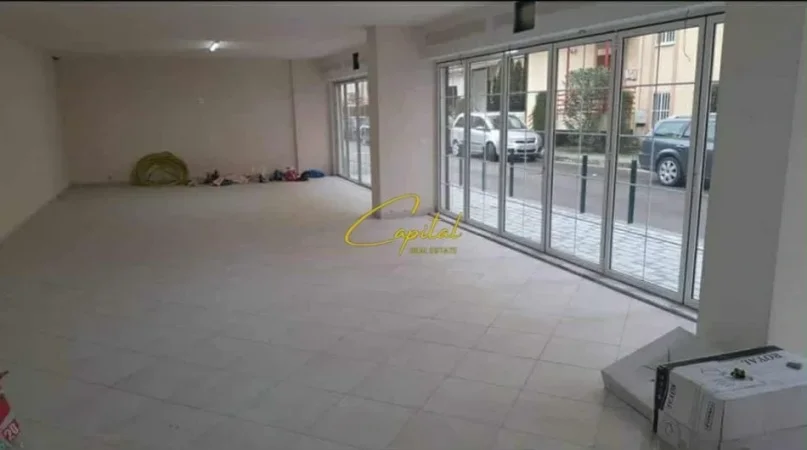 Tirane, jepet me qera ambjent biznesi Kati 0, 100 m² 700 € (LIQENI I THATE)