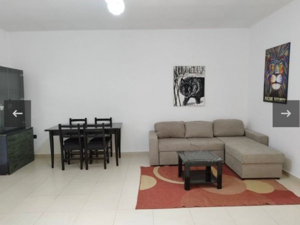 Jepet me Qira Apartament 1+1 i Konvertuar në 2+1 ne Yzberisht (pranë Bar Unik),  400 €uro