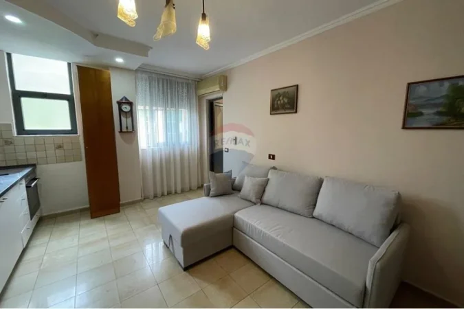 Tirane, jepet me qera apartament 1+1 Kati 2, 51 m² 500 € (Shkolla baletit)