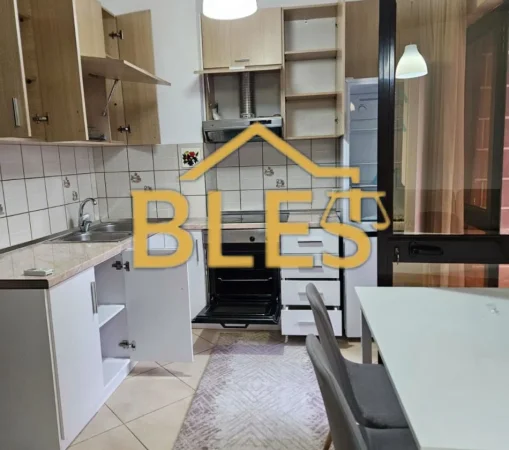 Tirane, jepet me qera apartament 1+1 Kati 4, 60 m² 400 € (Vasil Tromara)