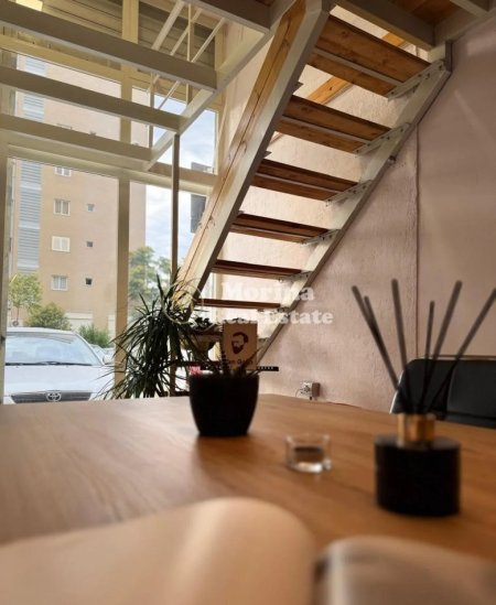 Tirane, jepet me qera ambjent biznesi Kati 1, 20 m² 350 € (Ish Fusha e Aviacionit)