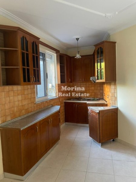 Tirane, jepet me qera Vile 2+1 Kati 1, 125 m² 400 € (Kodra e Priftit)