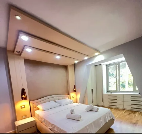 Tirane, jepet me qera apartament 2+1 Kati 1, 96 m² 1.000 € 