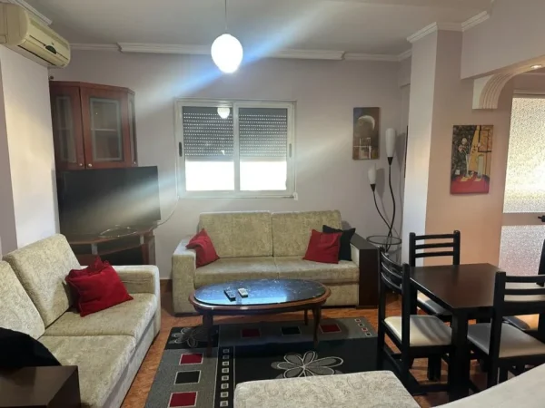 Tirane, jap me qera apartament 2+1+Ballkon , 90 m² 500 € (Laprak)