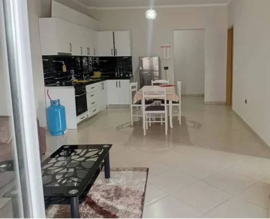 Vlore, jepet me qera apartament 2+1 Kati 7, 500 € 