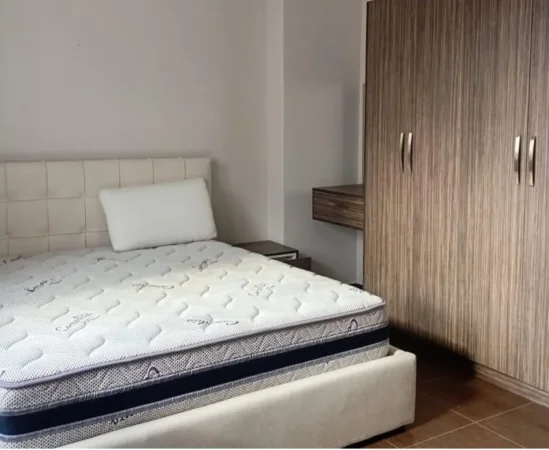 Vlore, jepet me qera apartament 2+1 Kati 7, 500 € 