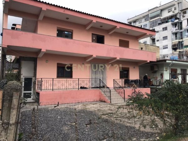 Tirane, shitet Vile , 313 m² 315.000 € (astir)