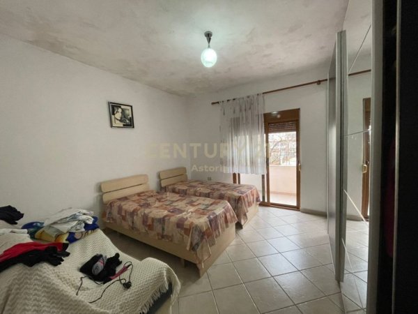 Tirane, shitet Vile , 313 m² 315.000 € (astir)