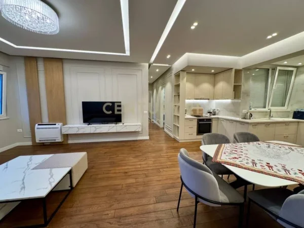 Tirane, shitet apartament duplex 3+1+Ballkon Kati 3, 145 m² (liqeni i thate)