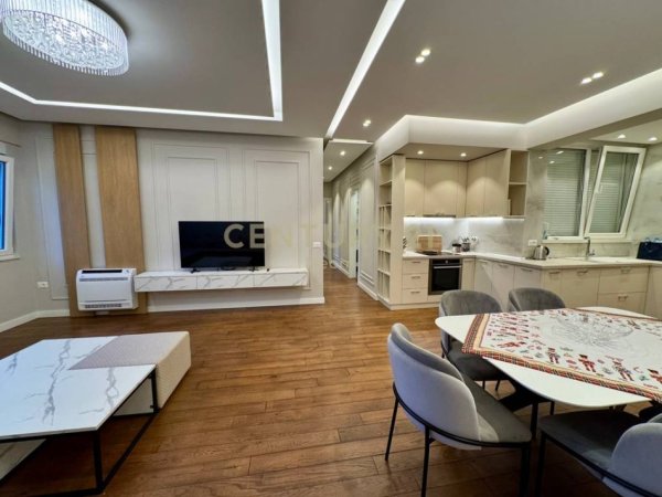 Tirane, shitet apartament duplex 3+1+Ballkon Kati 3, 145 m² (liqeni i thate)