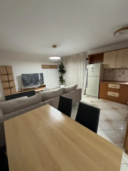 Tirane, jepet me qera apartament 1+1+Aneks+Ballkon Kati 2, 57 m² 550 € (RR. Vellezerit Manastriliu)