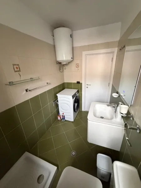 Tirane, jepet me qera apartament 1+1+Aneks+Ballkon Kati 2, 57 m² 550 € (RR. Vellezerit Manastriliu)