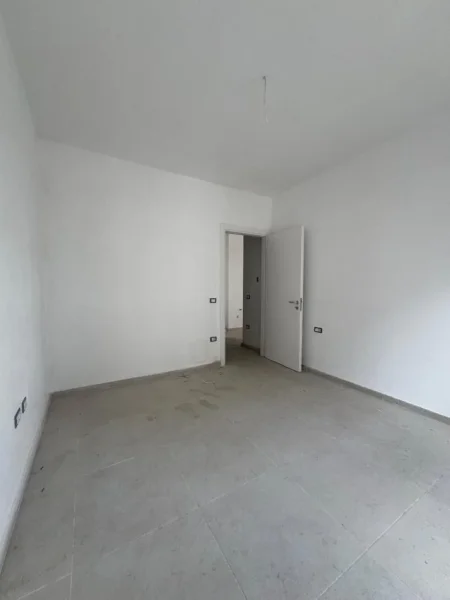 Tirane, shitet apartament 1+1 Kati 3, 53 m² 67.000 € 