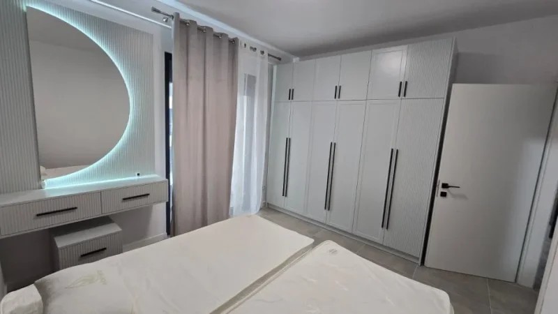 Tirane, jepet me qera apartament 1+1+Aneks+Ballkon Kati 5, 68 m² 500 € (Xhanfize keko)