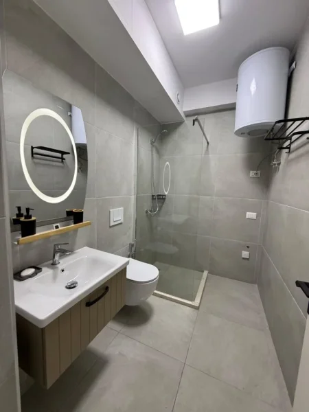 Tirane, jepet me qera apartament 1+1+Aneks+Ballkon Kati 5, 68 m² 500 € (Xhanfize keko)