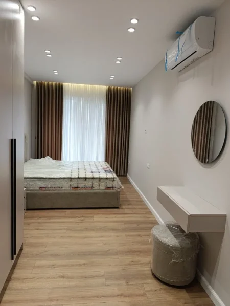 Tirane, jepet me qera apartament 2+1+Ballkon Kati 5, 135 m² 850 € (RRUGA JORDAN MISJA)