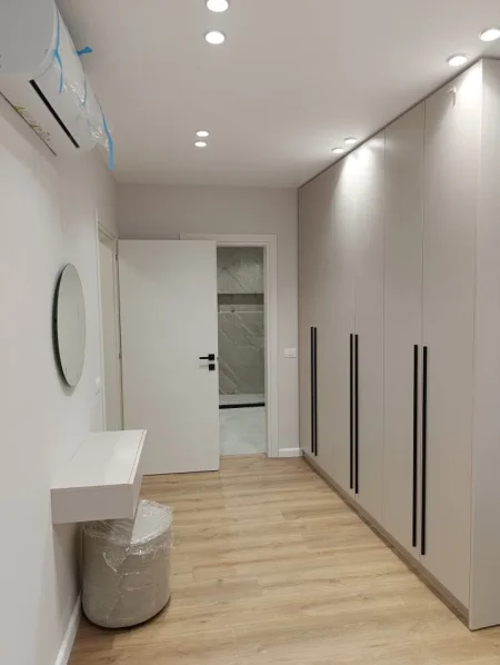 Tirane, jepet me qera apartament 2+1+Ballkon Kati 5, 135 m² 850 € (RRUGA JORDAN MISJA)