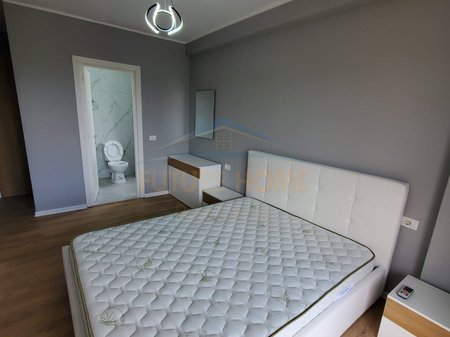 Tirane, jepet me qera apartament 2+1 Kati 3, 500 € (Shkoze)
