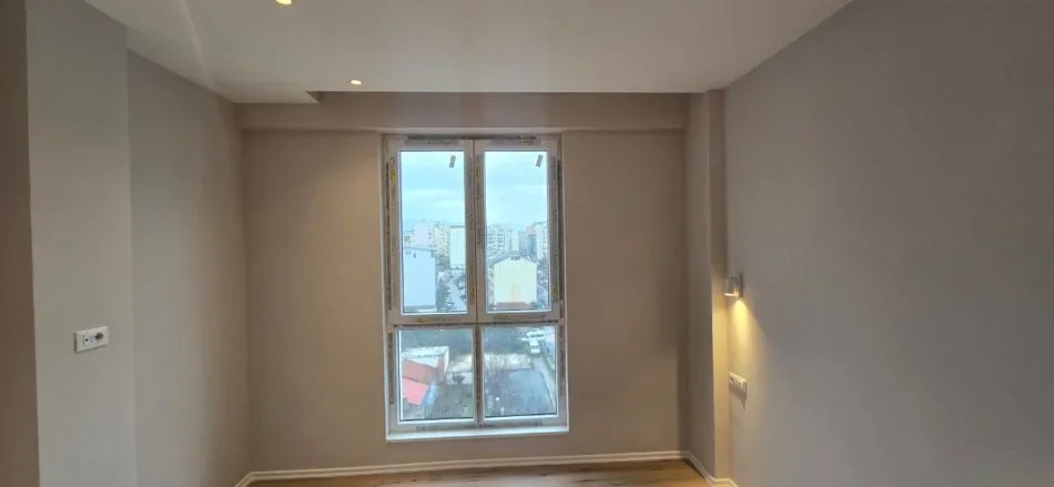 Tirane, jepet me qera apartament 1+1 Kati 6, 700 € (Komuna e Parisit)