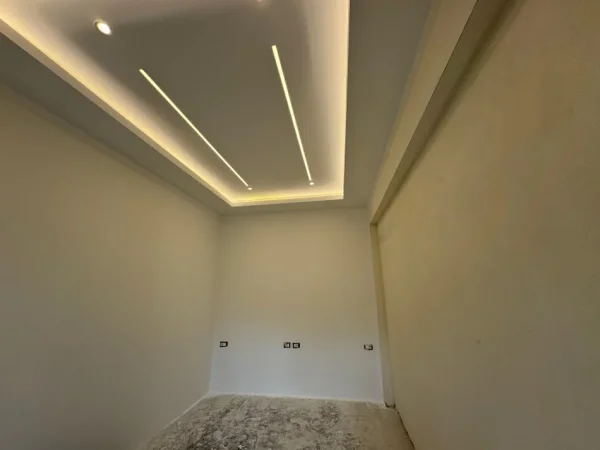 Tirane, jepet me qera Vile , 2.100 € (Rruga e Kavajes)