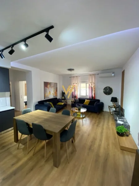 Tirane, shitet apartament 2+1+Ballkon Kati 2, 105 m² 260.000 € (KOMUNA E PARISIT)