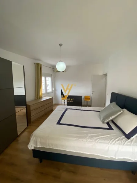 Tirane, shitet apartament 2+1+Ballkon Kati 2, 105 m² 260.000 € (KOMUNA E PARISIT)
